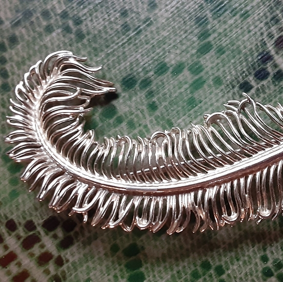 CORO FEATHER BROOCH Silvertone c1940-50 - Picture 5 of 5